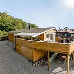 Gjurgja - 100m From The Sea By Interhome בית נופש