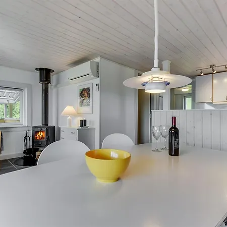 Gjurgja - 100m From The Sea By Interhome Feriehus *