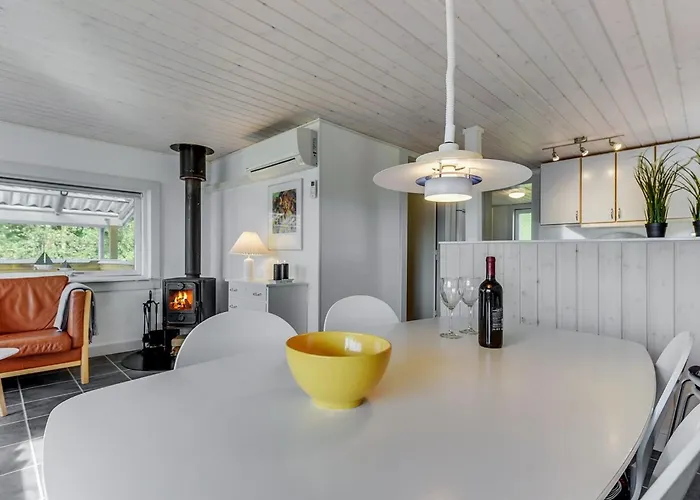 Gjurgja - 100m From The Sea By Interhome *