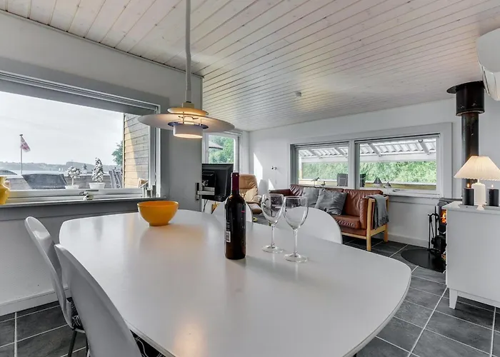 Gjurgja - 100m From The Sea By Interhome *