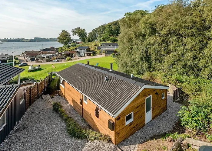 Gjurgja - 100m From The Sea By Interhome *